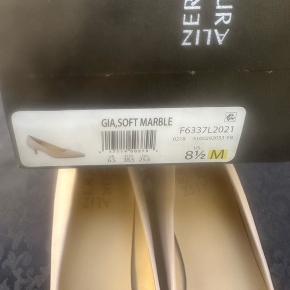 NWOB Michael Kors pump size 8 1/2 - Picture 4 of 11